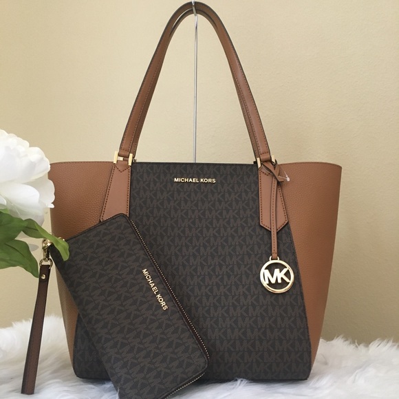 Michael Kors Handbags - Michael Kors Large Kimberly shoulder tote & wallet